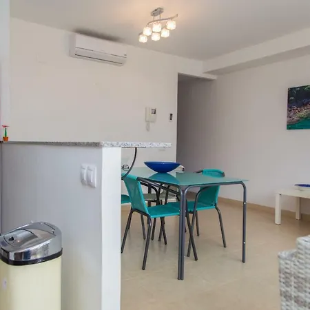 Townhouse Near Marina *